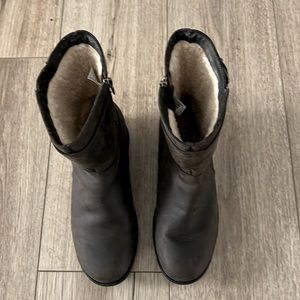 UGG WILCOX BOOTS. Water Resistant